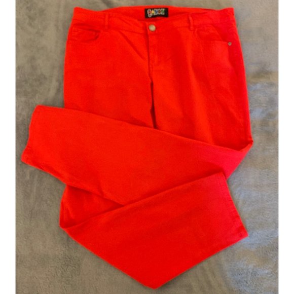 Skinny Tapered Cut Plus-Sized Stretch Jeans - Picture 1 of 5